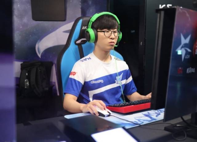 面对活塞队 面对活塞队