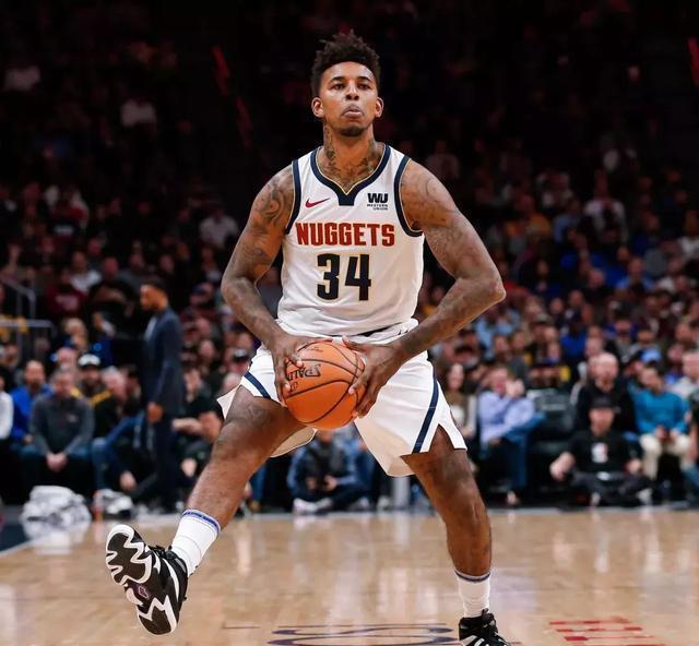 把比赛拉回 把比赛拉回